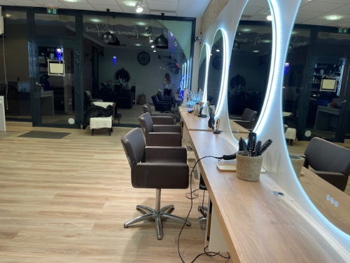 Image 1 représentant Bellucci Coiffure, page salon